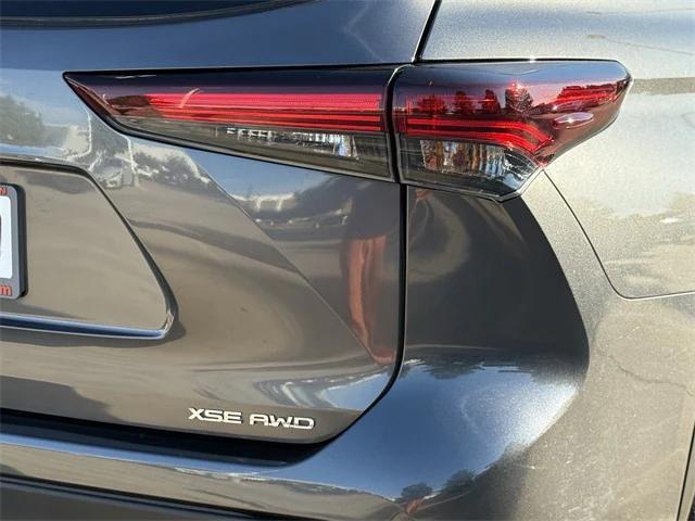 used 2024 Toyota Highlander car, priced at $42,387