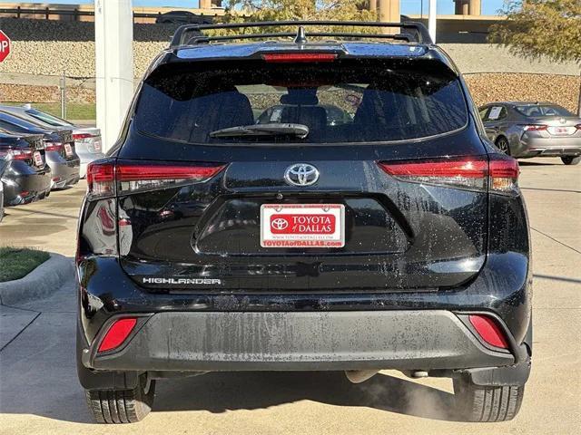 used 2022 Toyota Highlander car, priced at $29,650