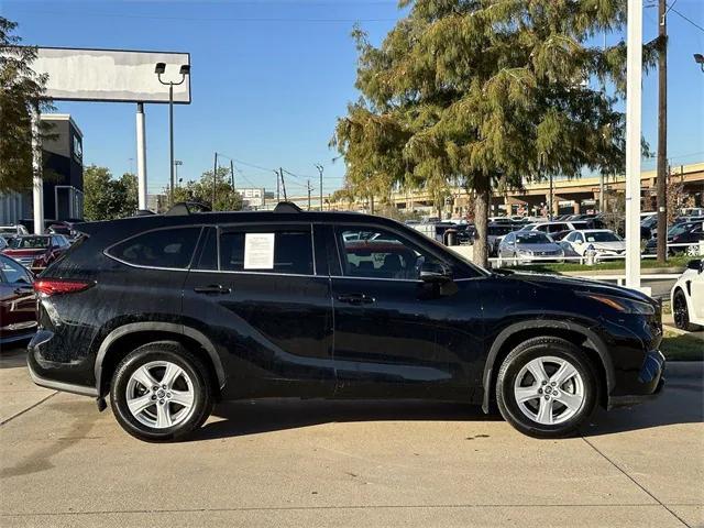 used 2022 Toyota Highlander car, priced at $29,650