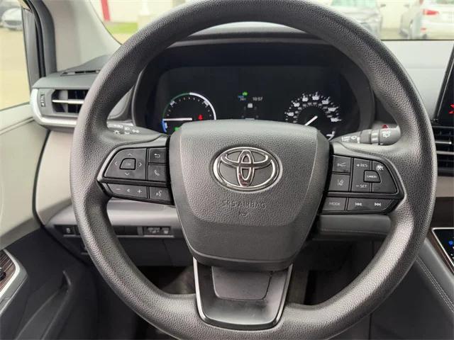 used 2024 Toyota Sienna car, priced at $39,752