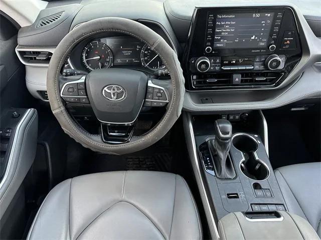 used 2021 Toyota Highlander car, priced at $32,908