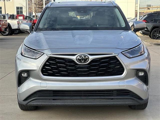 used 2021 Toyota Highlander car, priced at $29,825