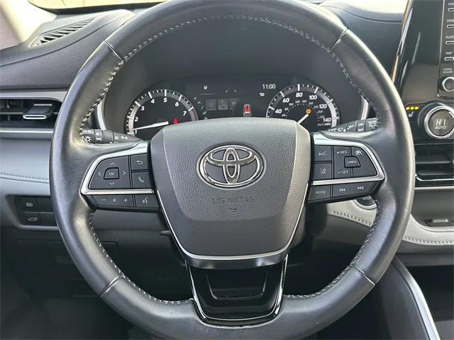 used 2021 Toyota Highlander car, priced at $29,825