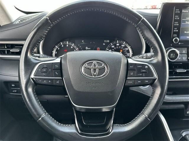 used 2021 Toyota Highlander car, priced at $30,152