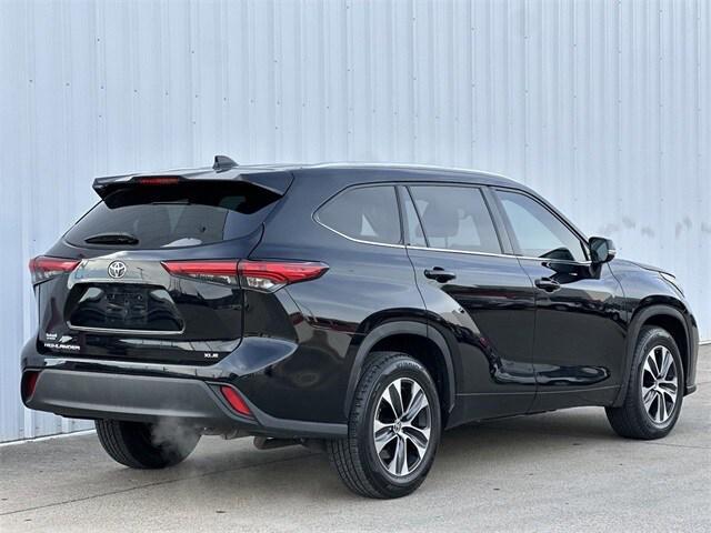 used 2021 Toyota Highlander car, priced at $30,152