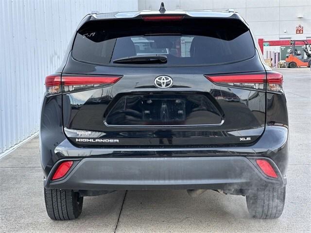 used 2021 Toyota Highlander car, priced at $30,152