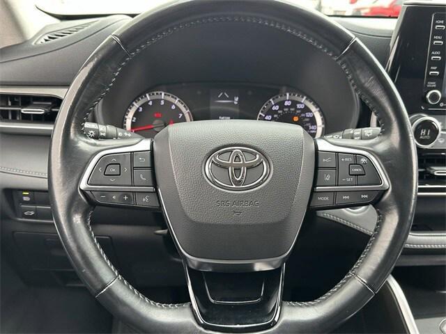 used 2021 Toyota Highlander car, priced at $29,404