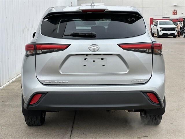 used 2021 Toyota Highlander car, priced at $29,404