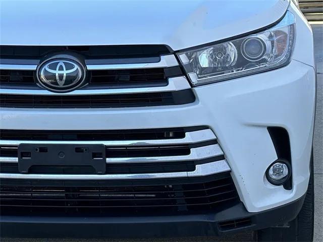 used 2019 Toyota Highlander car, priced at $23,293