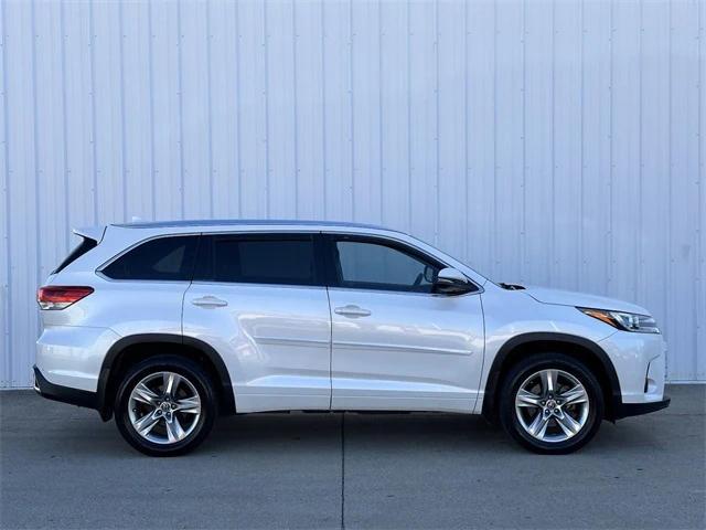 used 2019 Toyota Highlander car, priced at $23,293