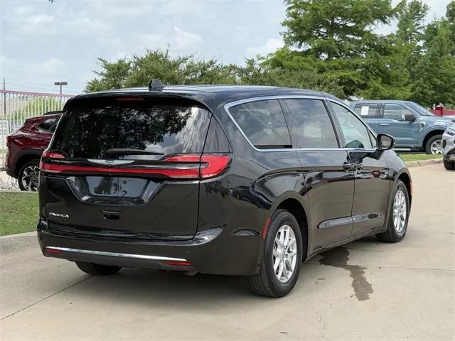used 2023 Chrysler Pacifica car, priced at $23,139