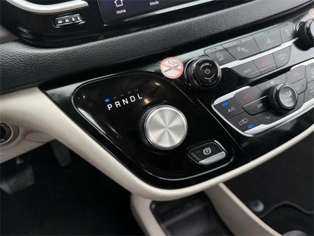 used 2023 Chrysler Pacifica car, priced at $23,139