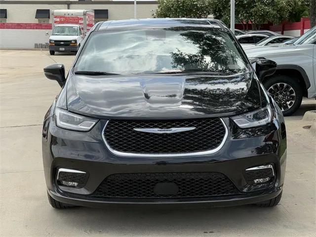 used 2023 Chrysler Pacifica car, priced at $23,139