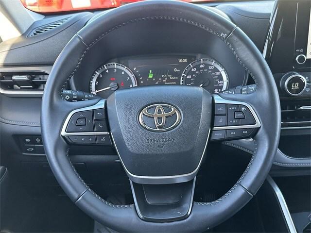 used 2024 Toyota Highlander car, priced at $38,799