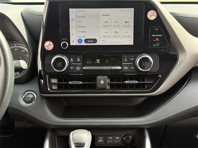 used 2023 Toyota Highlander car, priced at $30,887