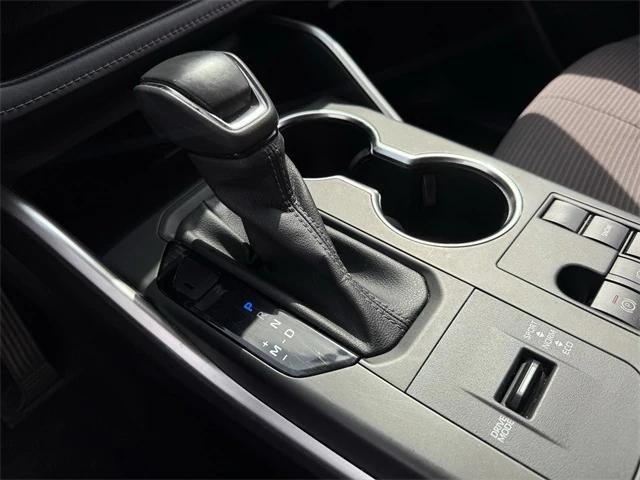 used 2023 Toyota Highlander car, priced at $30,887