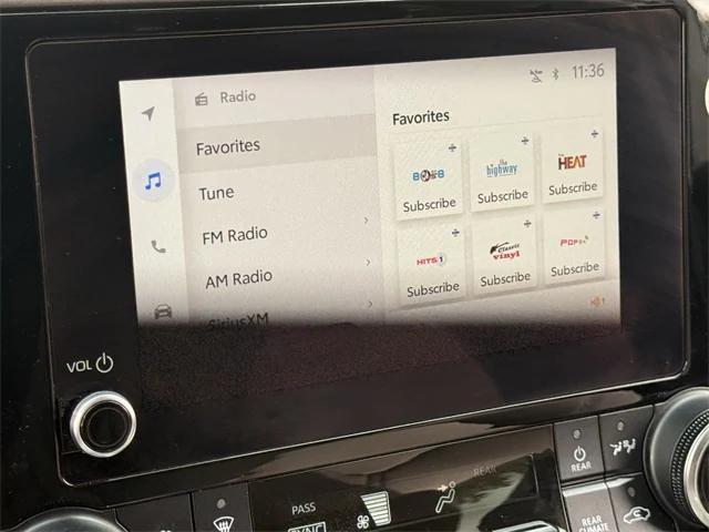 used 2023 Toyota Highlander car, priced at $30,887