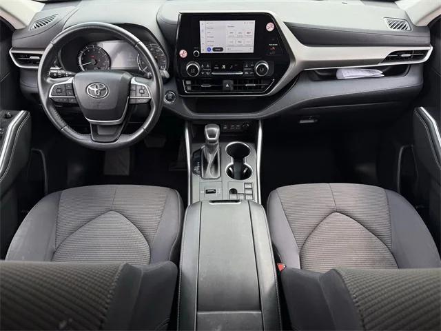 used 2023 Toyota Highlander car, priced at $30,887