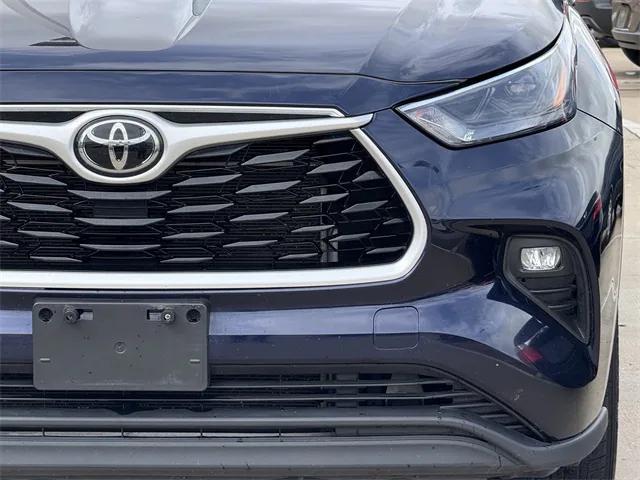 used 2023 Toyota Highlander car, priced at $30,887