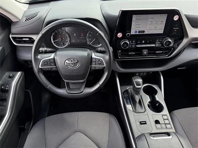 used 2023 Toyota Highlander car, priced at $30,887