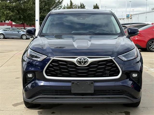used 2023 Toyota Highlander car, priced at $30,887