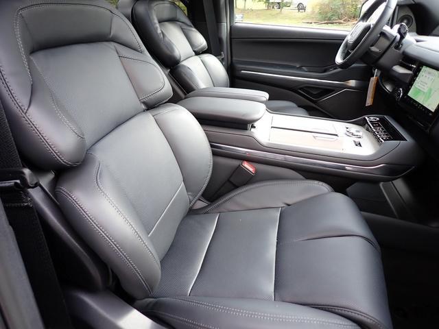 new 2025 Lincoln Navigator car, priced at $107,775