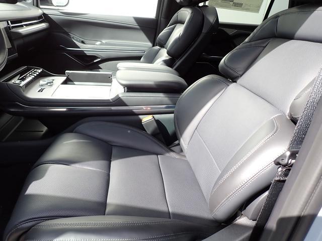 new 2025 Lincoln Navigator car, priced at $107,775