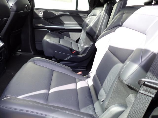 new 2025 Lincoln Navigator car, priced at $107,775