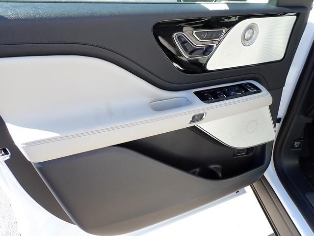 new 2025 Lincoln Aviator car, priced at $82,340