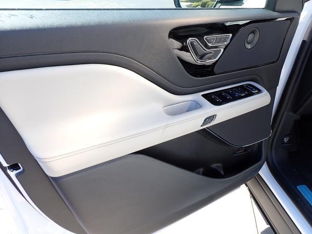 new 2025 Lincoln Aviator car, priced at $71,440