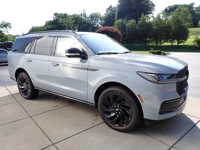 new 2025 Lincoln Navigator car