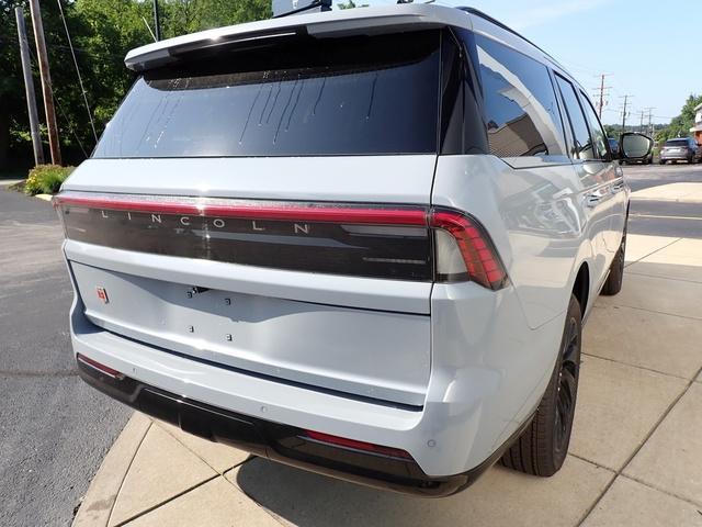 new 2025 Lincoln Navigator car