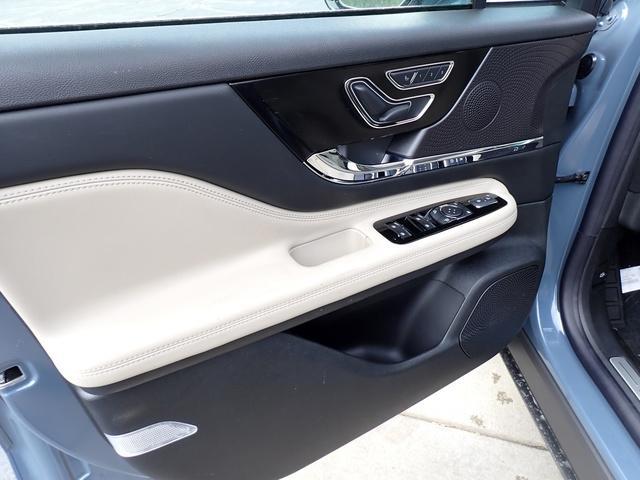 new 2025 Lincoln Corsair car, priced at $59,925