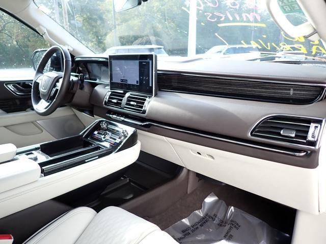 used 2024 Lincoln Navigator car, priced at $94,986