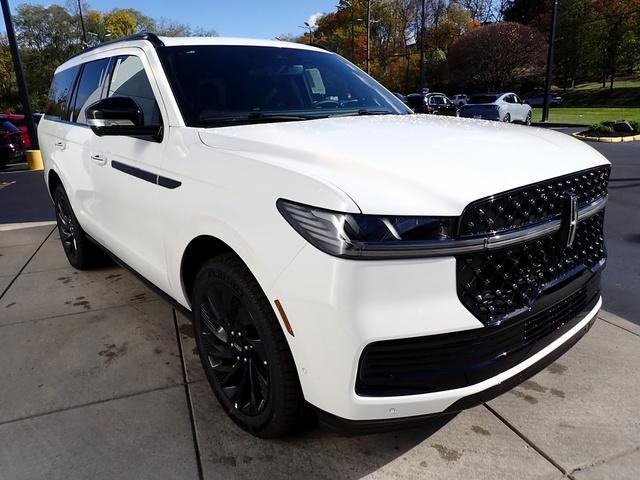 new 2025 Lincoln Navigator car, priced at $107,085