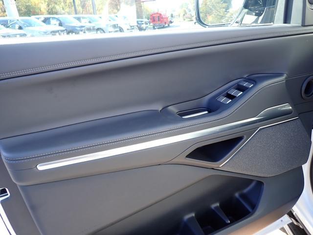 new 2025 Lincoln Navigator car, priced at $107,085