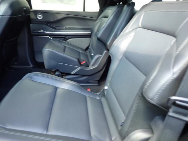 new 2025 Lincoln Navigator car, priced at $107,085