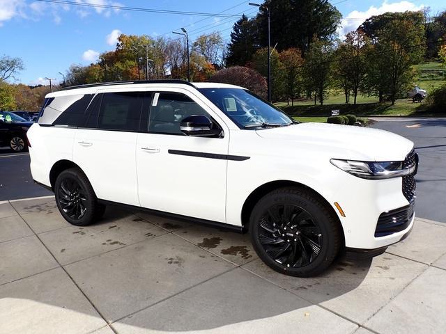 new 2025 Lincoln Navigator car, priced at $107,085