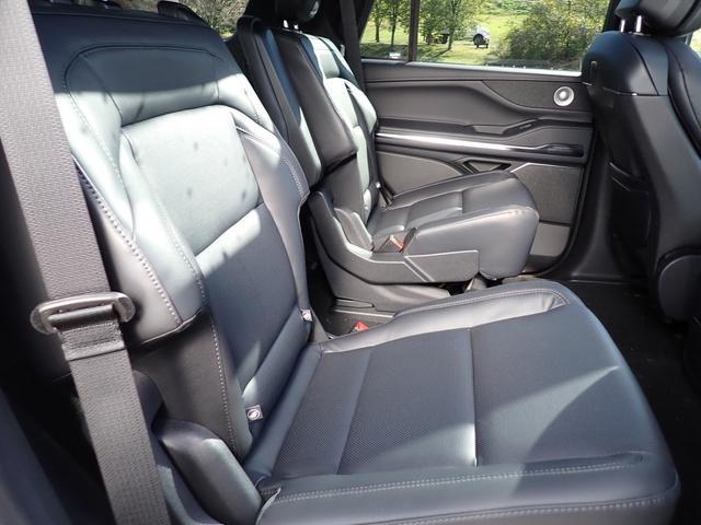 new 2025 Lincoln Navigator car, priced at $107,085