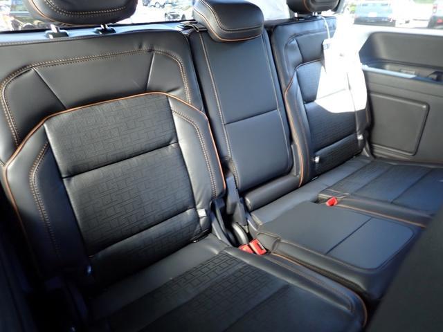 new 2025 Lincoln Navigator car, priced at $121,835
