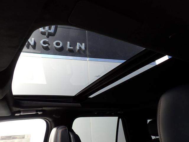 new 2025 Lincoln Navigator car, priced at $121,835