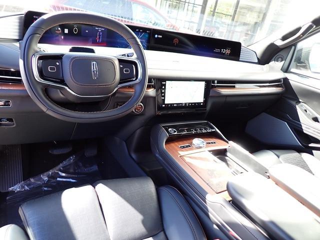 new 2025 Lincoln Navigator car, priced at $121,835