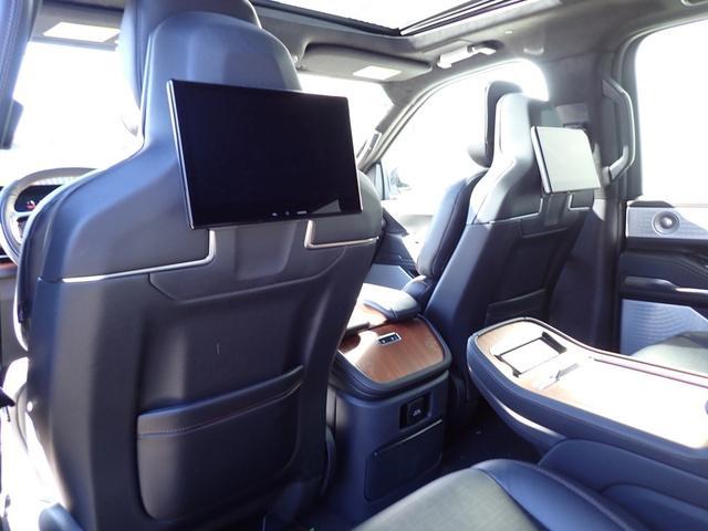 new 2025 Lincoln Navigator car, priced at $121,835