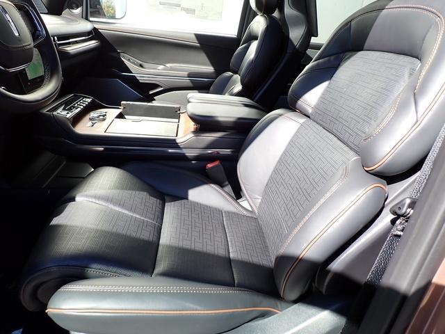 new 2025 Lincoln Navigator car, priced at $121,835
