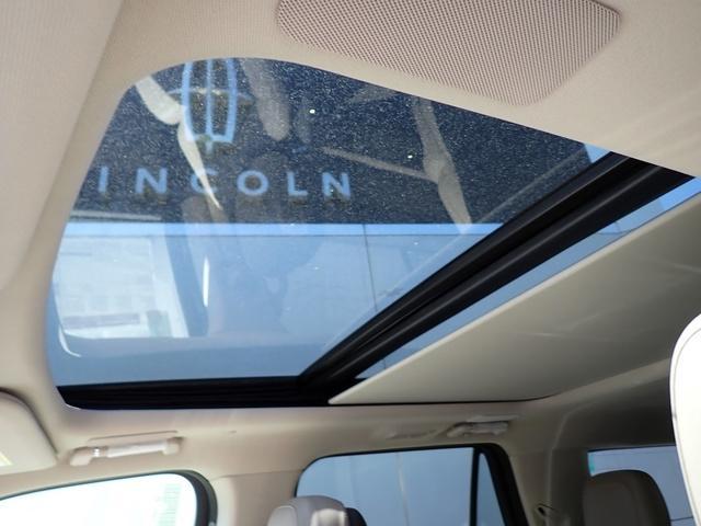 new 2024 Lincoln Navigator L car