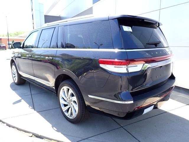 new 2024 Lincoln Navigator L car