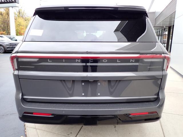 new 2025 Lincoln Navigator car, priced at $121,590