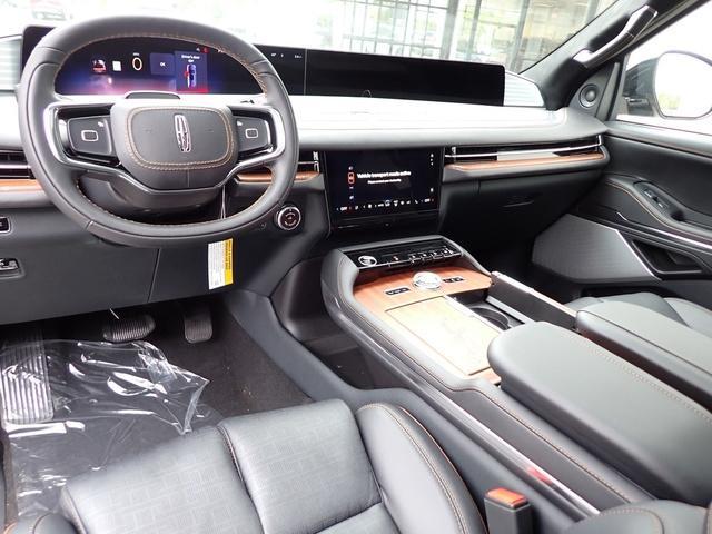 new 2025 Lincoln Navigator car, priced at $121,590