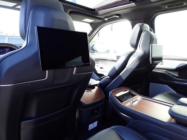 new 2025 Lincoln Navigator L car, priced at $124,590