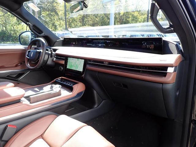 new 2025 Lincoln Navigator car, priced at $102,590